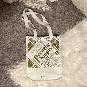 Lululemon shopping bag